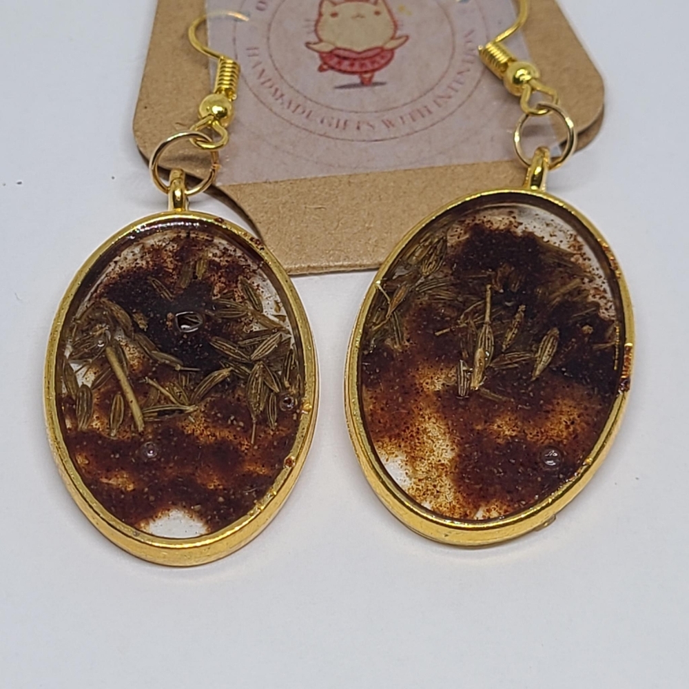 Golden Oval Cinnamon Earrings
